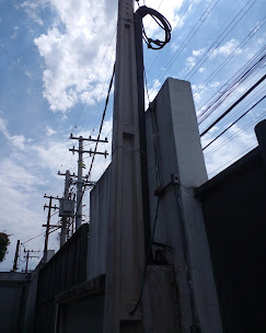 Padrão de entrada de energia em poste